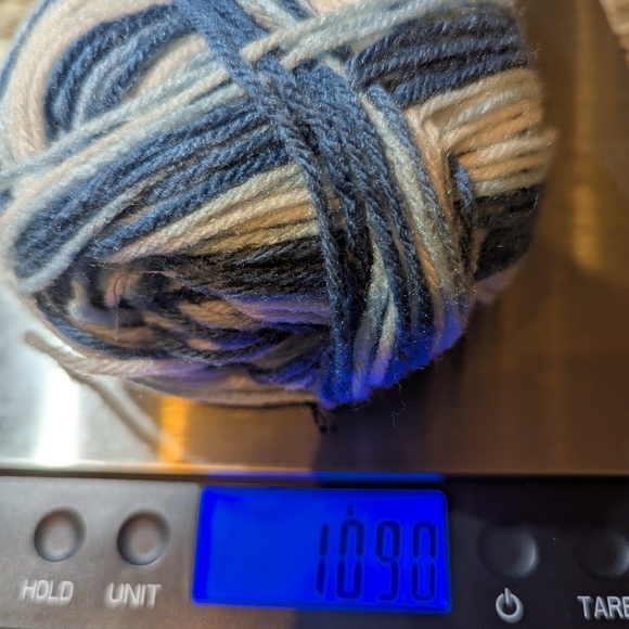 Verigated Yarn Bundle Acylic Gradient Blue Red Heart & White/Blue, Purples 420 G - Picture 7 of 10